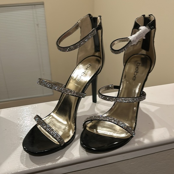 Bebe Janae Sexy Crystal Rhinestone Ankle Strap Dress Sandals - New Condition - Picture 4 of 9
